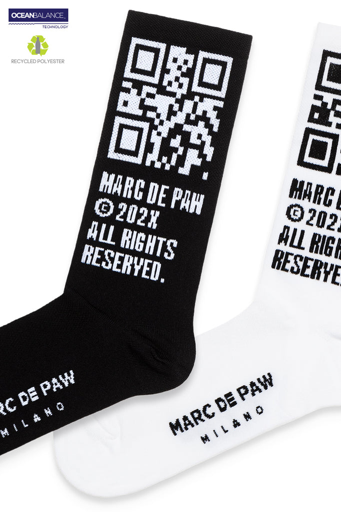 Black & White Recycled active Socks with MARC DE PAW QR code (2 pairs)