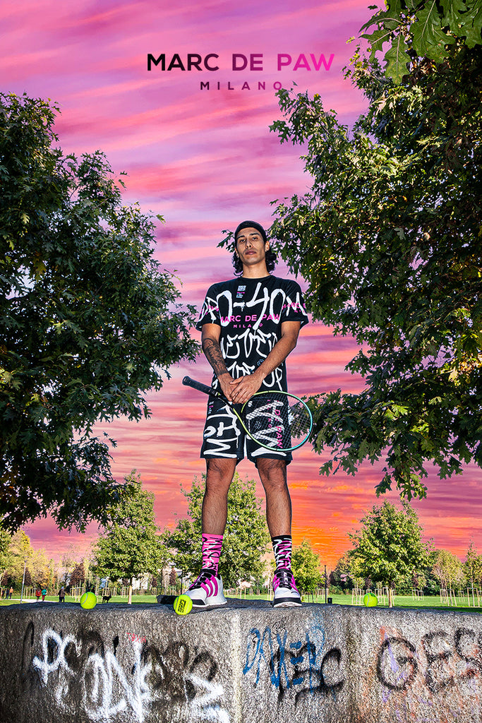 Black Tennis T-Shirt with 0-40 NEVER GIVE UP Spray lettering