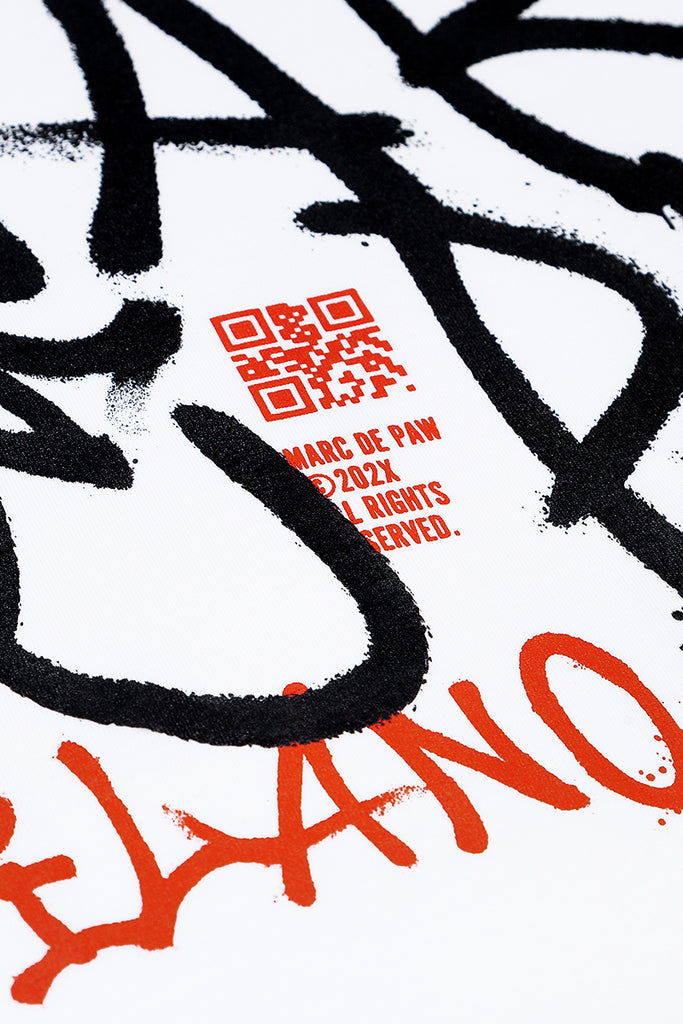 Oversized White 100% cotton T-shirt with Spray style logo